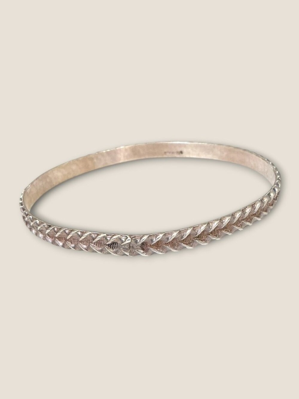 Vintage Sterling Silver Fish Scale Design Bangle 2.5" Diameter 10g - Picture 4 of 8